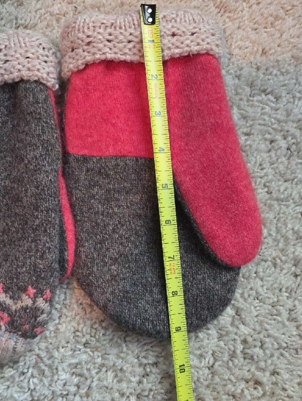 Sweater Mittens - Picture 8 of 9